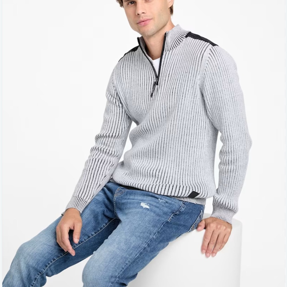 Men's Stylish Zip-Up Sweater in Light Gray